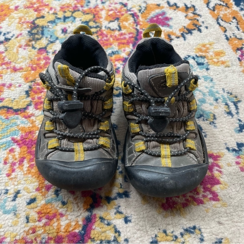 KEEN Kids Mid Top Hiking shoes Waterproof grey/yellow toggle laces size: 11